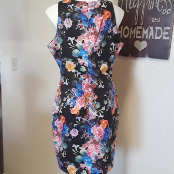 Floral dress - Picture 3 of 5